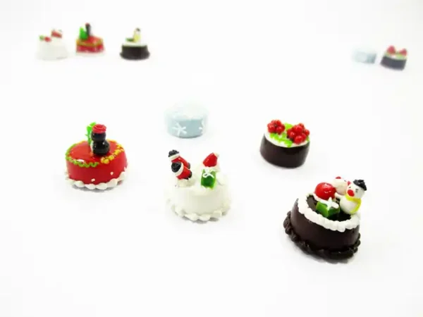 Dollhouse Miniature Food 5 Mini Christmas Cake 1.5 cm Tiny Bakery Supply 16110 - Image 4