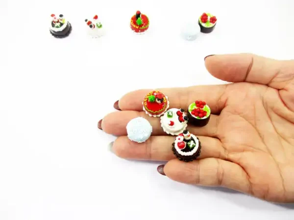 Dollhouse Miniature Food 5 Mini Christmas Cake 1.5 cm Tiny Bakery Supply 16110 - Image 6
