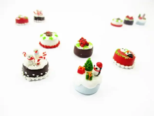 Dollhouse Miniature Food 5 Mini Christmas Cake 1.5 cm Seasonal Bakery 16111 - Image 4