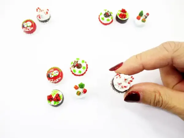 Dollhouse Miniature Food 5 Mini Christmas Cake 1.5 cm Seasonal Bakery 16111 - Image 5