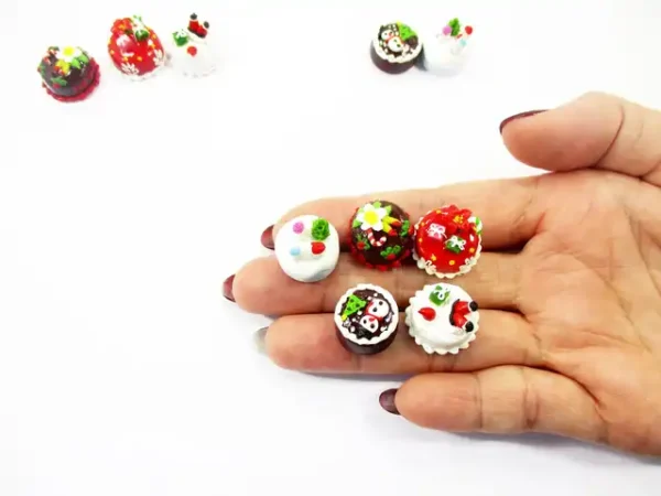 Dollhouse Miniature Food 5 Mini Christmas Cake 1.5 cm Seasonal Holiday 16112 - Image 6