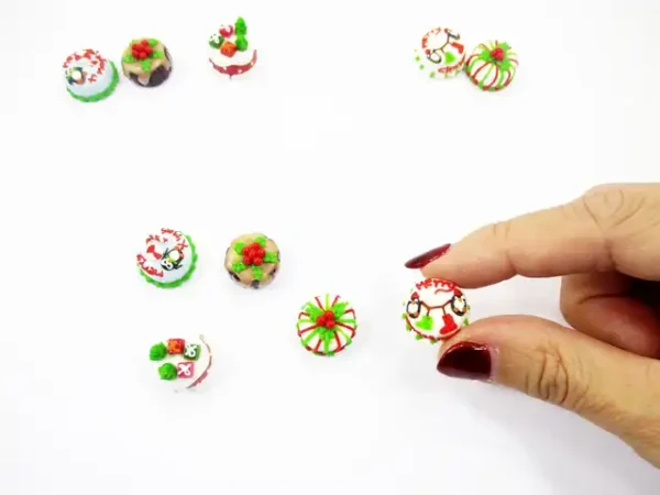 Dollhouse Miniature Food 5 Mini Christmas Cake 1.5 cm Seasonal Holiday 16115 - Image 5
