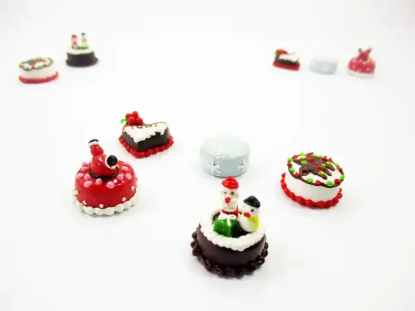 Dollhouse Miniature Food 5 Mini Christmas Cake 1.5 cm Tiny Bakery Supply 16116 - Image 4