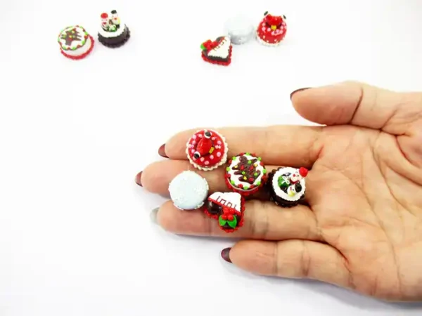 Dollhouse Miniature Food 5 Mini Christmas Cake 1.5 cm Tiny Bakery Supply 16116 - Image 6