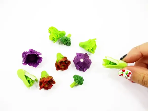 Mixed 10 Loose Red Green Salad Vegetables 1:6 Dollhouse Miniature Food 16651 - Image 4