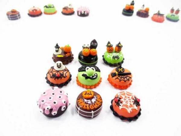 Dollhouse Miniature Food 9 Mini Halloween Mixed Cake 1.5 cm Bakery Supply 16675