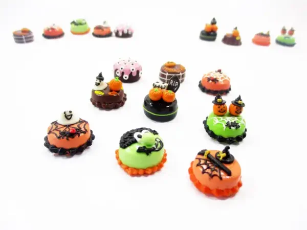 Dollhouse Miniature Food 9 Mini Halloween Mixed Cake 1.5 cm Bakery Supply 16675 - Image 4