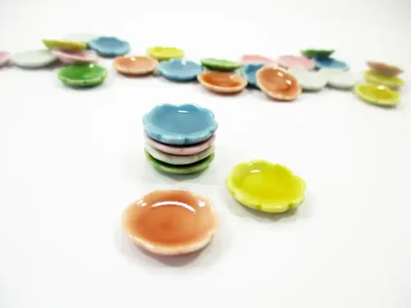 Dollhouse Miniature Ceramic Mini Scallop Plate Dish Mixed Color 1.5cm - Image 3