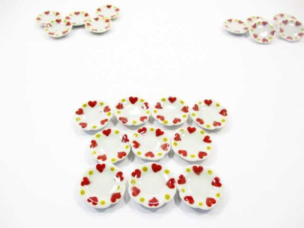 10x20mm Red Heart Paint Scallop Plate Dish Dolls House Miniature Ceramic 12947