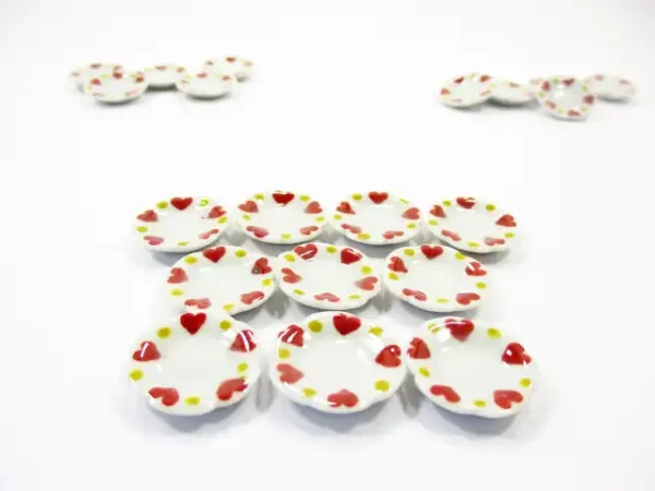10x20mm Red Heart Paint Scallop Plate Dish Dolls House Miniature Ceramic 12947 - Image 2