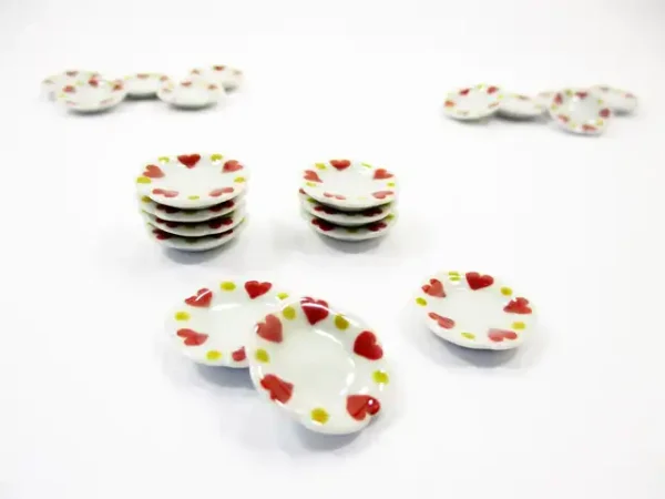 10x20mm Red Heart Paint Scallop Plate Dish Dolls House Miniature Ceramic 12947 - Image 3