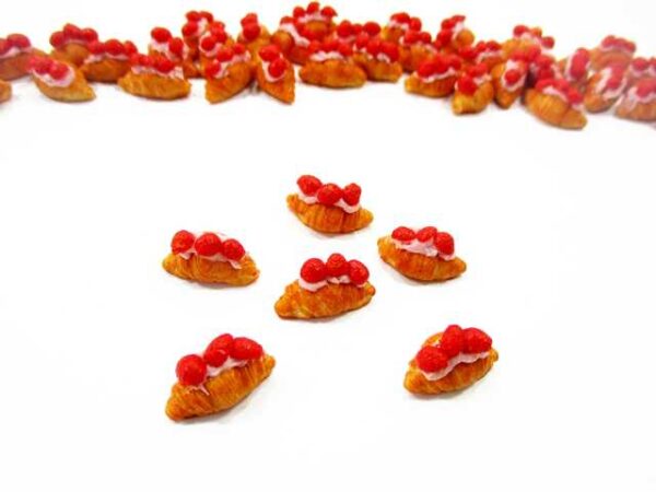 Dollhouse Food Lot 6 Strawberry Cream Croissant Miniature Bakery Bread 17030