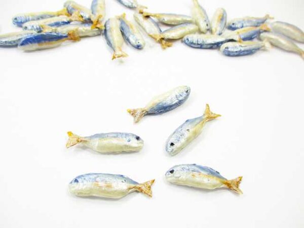 Miniature 5 Thai Mackerel Fish Dollhouse 1:12 Grocery Store Seafood Fish 17054