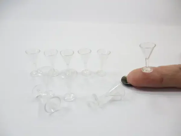 Acrylic Wine Cocktail Glass Dollhouse Miniatures Bar Beverage Supply - Image 6