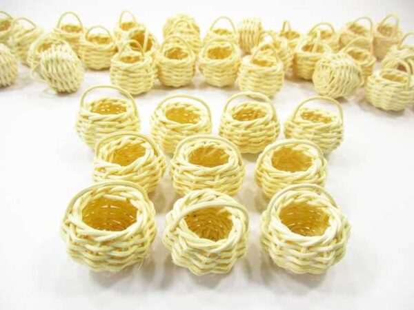 Small Round Handmade Wicker Baskets Dollhouse Miniatures Supply Charms - Image 2