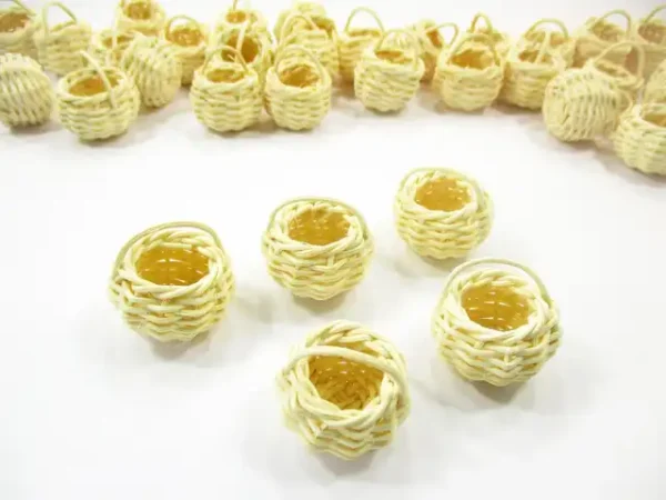 Small Round Handmade Wicker Baskets Dollhouse Miniatures Supply Charms - Image 4