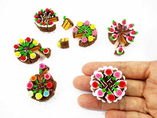 handmade clay miniature slice cake with roses for cabochon and dollhouse scenes