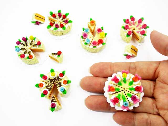 rosette slice cake in 1:12 clay miniature for tea scene and menu scene collectors